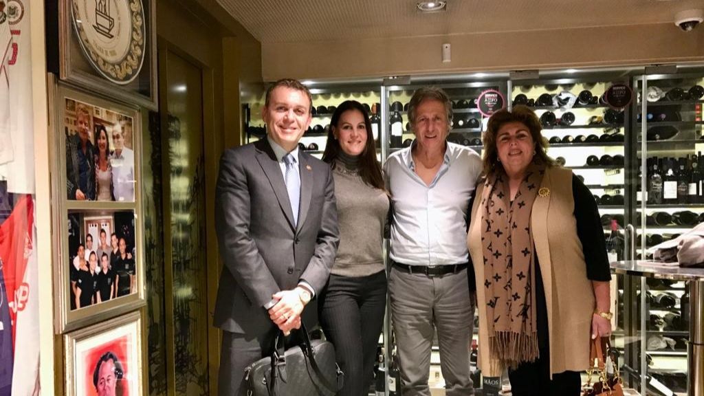 César e Deanna DePaço com o treinador Jorge Jesus e a ex-deputada Maria J. Ávila | César DePaço