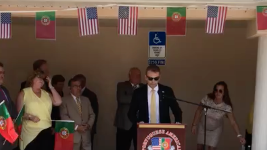 Honorary Consul César DePaço gives speech in Portugal's Day celebration