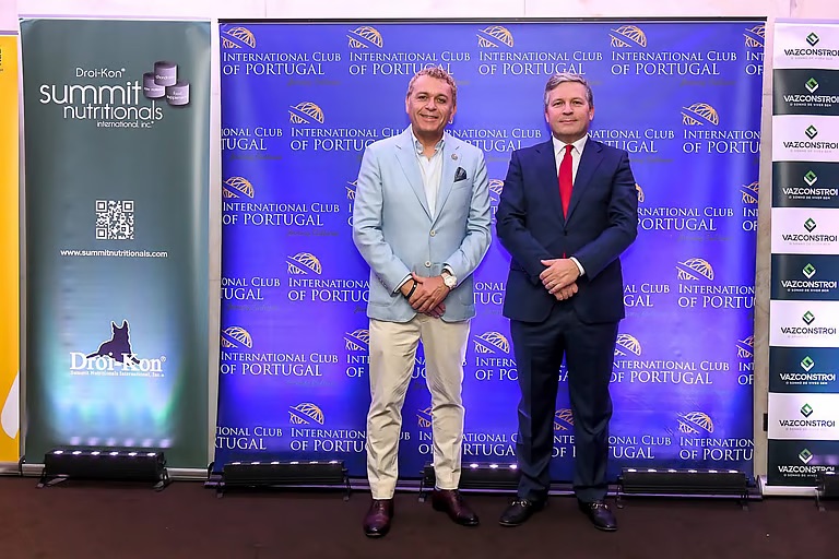César do Paço com Marco Galinha, presidente do Grupo BEL (principal acionista da Global Media), durante um encontro no International Club of Portugal 